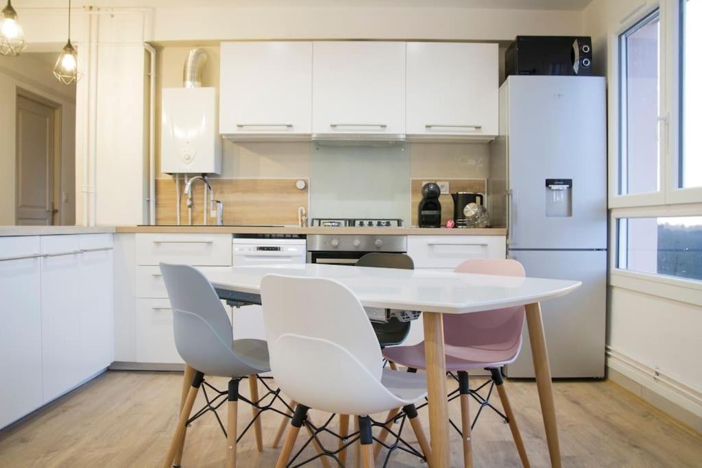 Appartement Le Happy Days -grand T4 Convivial Dijon